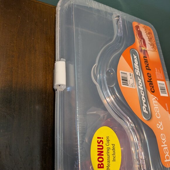 Bake and Carry Cake Pan NEW - Picture 3 of 5